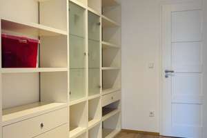 Moderne citynahe EG-Wohnung mit 2 Terrassen, EBK, TG-Platz und separatem Eingang, max.  2 Personen – Siegfriedstrasse 25-27 b, 86152 Stadtjägerviertel, Augsburg – Vorschaubild 4