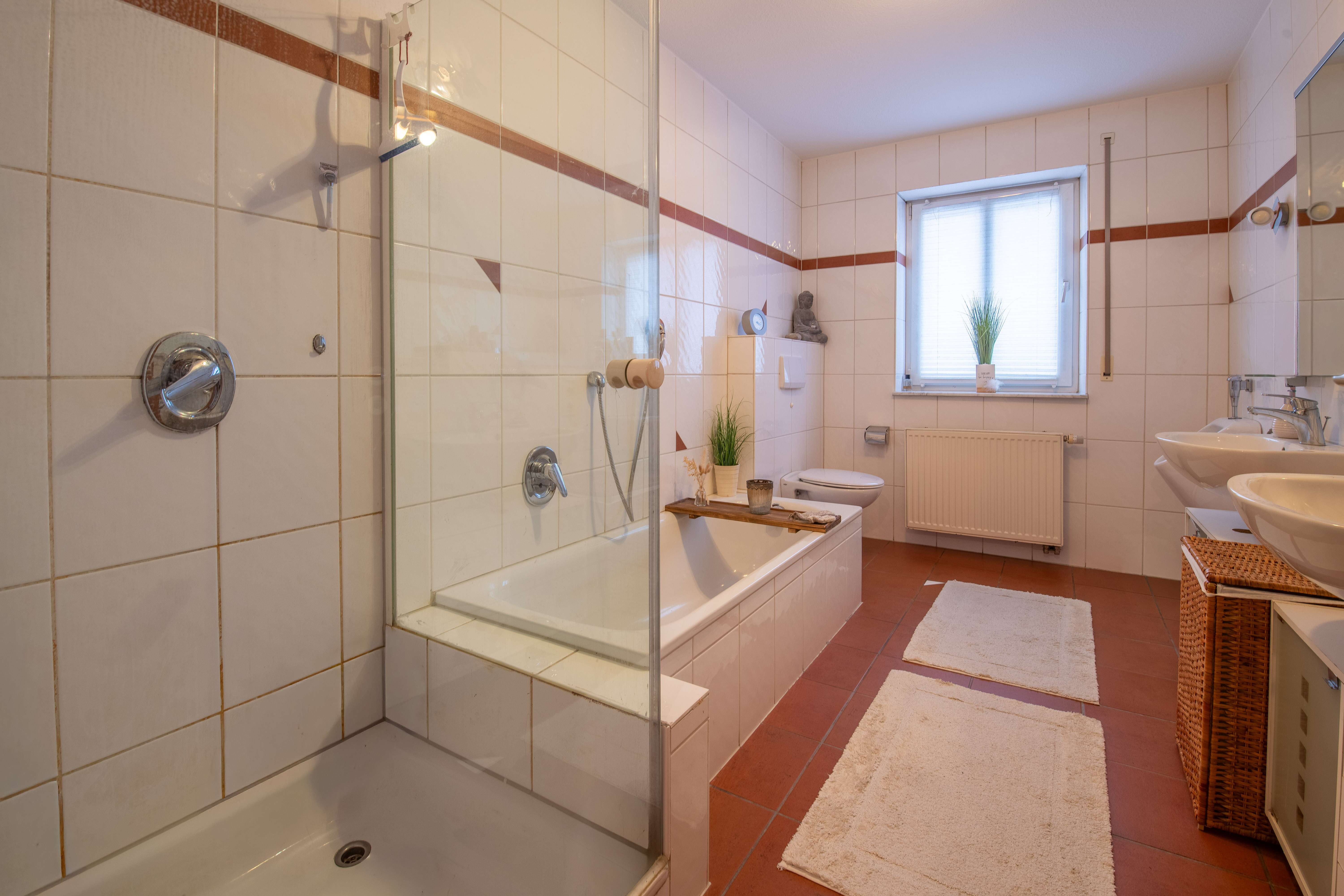 Immobilie in Triefenstein - ++gepfl. MFH nahe MAR. zvk., 4 Wohneinheiten++ - Bild 3