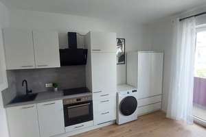 Kernsanierte, neu möblierte 1-Zimmer-Wohnung Nähe Wettersteinplatz, München – Schorerstraße 1, 81547 Giesing, München – Vorschaubild 2