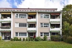 Modernes Badezimmer und Balkon - 3 ZW in Sündersbühl