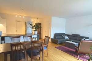 TRAUMHAFTE TERRASSENWOHNUNG - helle & große Wohnung in Düsseldorf Hassels