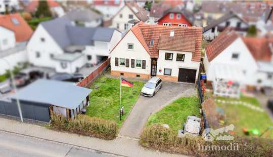 Bild von Charmantes Zweifamilienhaus mit großem Grundstück und vielseitigen Nutzungsmöglichkeiten