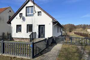 Modernes Einfamilienhaus mit Galerie, Balkon & großem Grundstück in ruhiger Lage