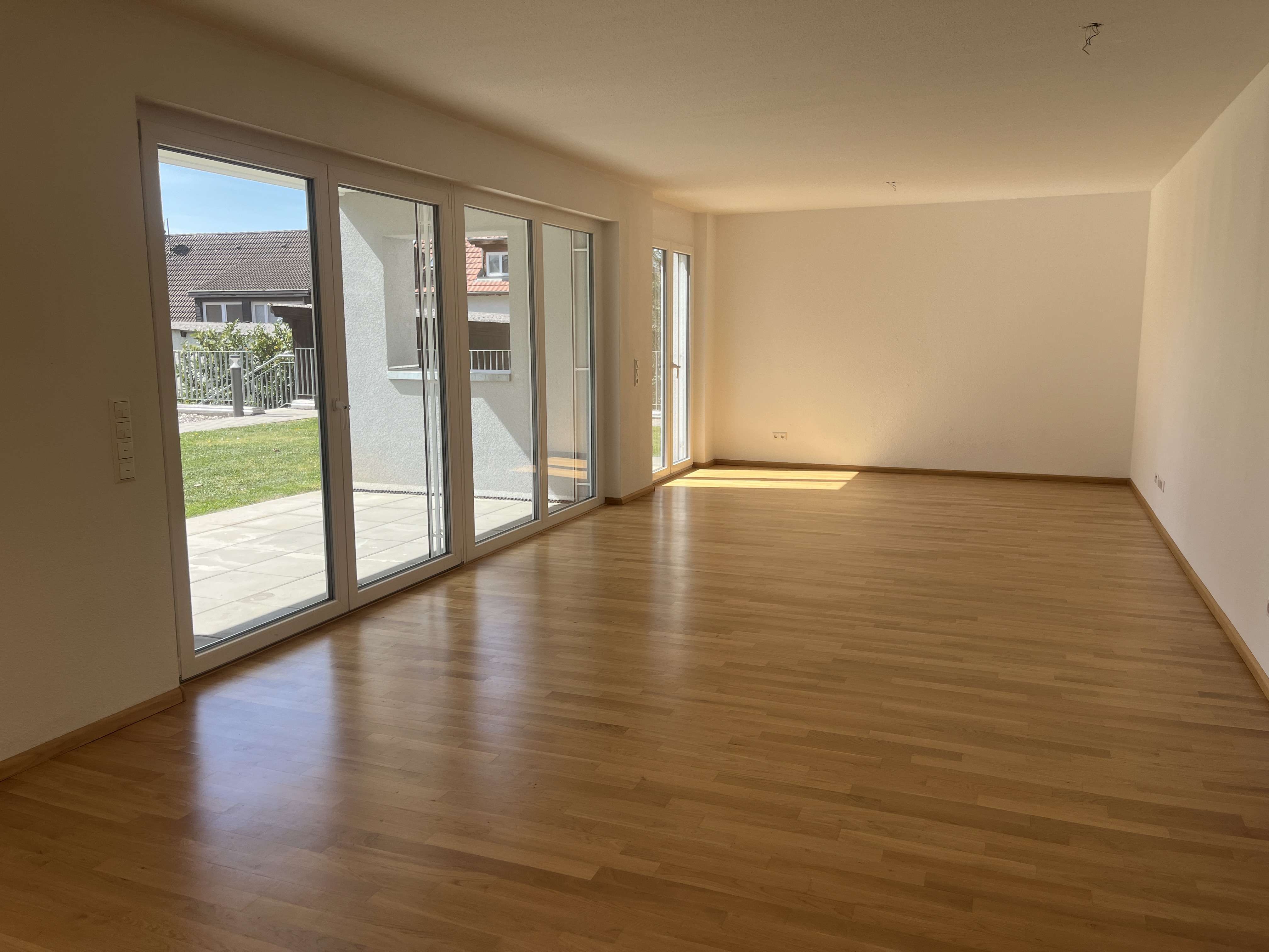 Immobilie in Heitersheim - Ihr neues Zuhause in Heitersheim – Erdgeschosswohnung mit Terrasse & Garten, sofort bezugsfrei! - Bild 1