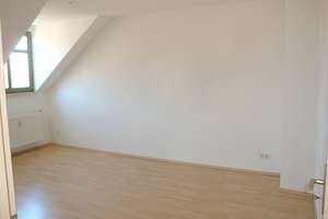 Schöne DG-Whg mit heller Küche und moderner EBK + Abstellraum im Treppenhaus – Agnesstraße 14, 9130 Schloßchemnitz, Chemnitz – Vorschaubild 14