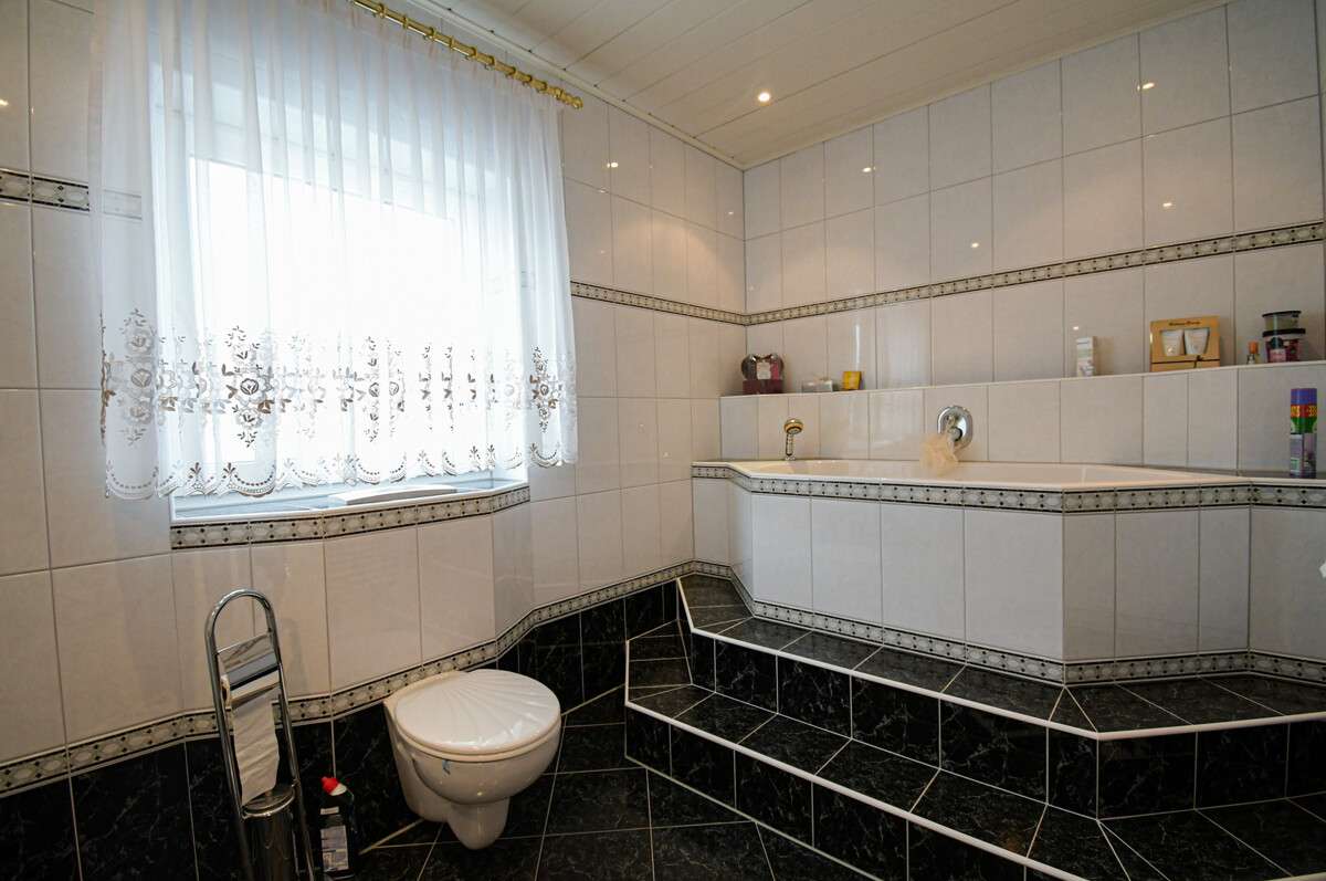 Immobilie in Friesoythe - 6681 - Mehr als Grundrisse: ein Zuhause – 6-Zimmer-Doppelhaushälfte für echtes Familienleben - Bild 2