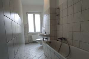 Sonnige Altbauwohnung mit Südbalkon und praktischem Keller – Kontakt: 0172-3261193 – Die vollständige Adresse der Immobilie erhältst du vom Anbieter., 10179 Mitte (Ortsteil), Berlin – Vorschaubild 8