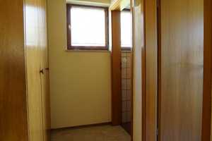 Geräumiges Einfamilienhaus mit großem Garten und Garage in schöner Wohnlage – Reutlingen (Kreis) – Vorschaubild 9