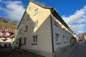 Mehrfamilienhaus mit drei gut vermieteten Wohneinheiten, renditestark für Kapitalanleger – Die vollständige Adresse der Immobilie erhältst du vom Anbieter., 72172 Sulz am Neckar – Vorschaubild 2