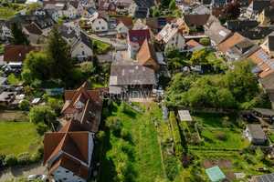 Teilsaniertes Zweifamilienhaus mit großem Garten & Wirtschaftsgebäude im Angebotsverfahren – Emmendingen (Kreis) – Vorschaubild 9