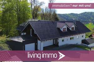 Einfamilienhaus mit Einliegerwohnung – PV & Solarthermie, Doppelgarage - Ruhe pur mit Fernblick – Die vollständige Adresse der Immobilie erhältst du vom Anbieter., 94065 Waldkirchen – Vorschaubild 1