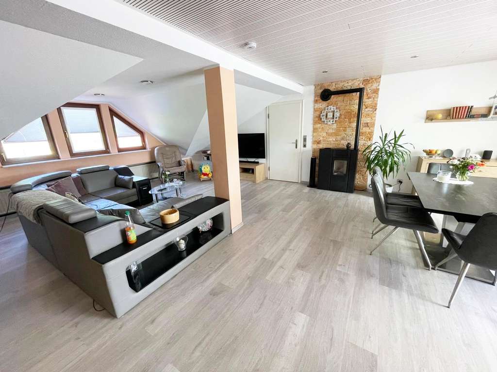 Immobilie in Hosenfeld - Osthessen, Landkreis Fulda, 36154 Hosenfeld, grosses Wohnhaus mit Pferdestall zu verkaufen - Bild 4