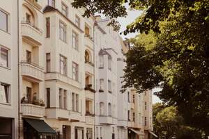 Großzügige Altbauwohnung mit Aufzug und Balkon nahe dem Lietzensee – Suarezstraße 12, 14057 Charlottenburg, Berlin – Vorschaubild 25