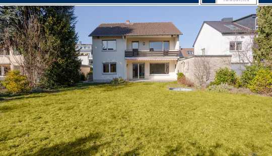 Bild von Einfamilienhaus auf großzügigem Grundstück auf dem Sachsenhäuser Berg