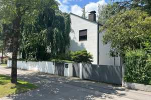 Angebotsverfahren: Großhadern, ZFH (ca. 400 m² Wohn-/Nutzfläche) mit Potential! – München – Vorschaubild 1