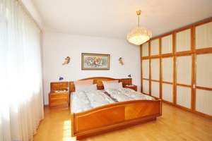 "Exklusive Premiumlage in Passau"
Großzügige Villa mit reichlich Platz, viel Privatsphäre und traum – Die vollständige Adresse der Immobilie erhältst du vom Anbieter., 94034 Hacklberg, Passau – Vorschaubild 24