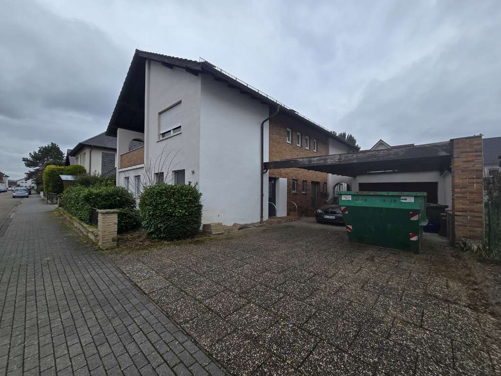 Immobilie in Laudenbach - Traumhaus ! Viel Platz und vielseitige Nutzung – Ein-/Zweifamilienhaus mit sep. Whng. Carport/Garage - Bild 2