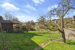Weilrod: Haus mit Garten, Hof und Nebengebäuden – Die vollständige Adresse der Immobilie erhältst du vom Anbieter., 61276 Weilrod – Vorschaubild 3