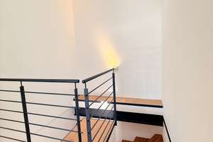 MAISONETTE I EINBAUKÜCHE I ANKLEIDE I DENKMAL I BELEUCHTUNG I 2 SCHLAFZIMMER MIT ENSUITE BADEZIMMER – Brühler Landstr. 547, 50997 Meschenich, Köln – Vorschaubild 8