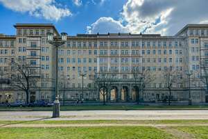 Repräsentative 3-Zimmer-Wohnung im Ensemble der Frankfurter Allee – Die vollständige Adresse der Immobilie erhältst du vom Anbieter., 10247 Friedrichshain, Berlin – Vorschaubild 2