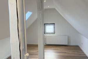 Teilmöblierte renovierte Wohnung mit Balkon &Süd-Dachterrasse in der Vogelsiedlung Unterrath/Stockum – Die vollständige Adresse der Immobilie erhältst du vom Anbieter., 40468 Unterrath, Düsseldorf – Vorschaubild 16