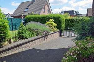 Top gepflegtes Ein- bis Zweifamilienhaus in sehr ruhiger, zentraler Lage von 41334 Nettetal-Hinsbeck – Die vollständige Adresse der Immobilie erhältst du vom Anbieter., 41334 Nettetal – Vorschaubild 2