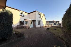 Doppelhaushälfte in Sandersdorf: Familienfreundlich, mit Garten, Garage und ca. 600 m² Grundstück – Schillerstraße 40, 6792 Sandersdorf – Vorschaubild 4