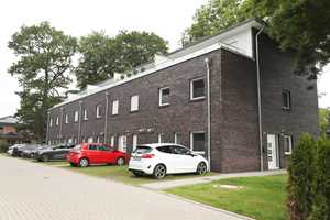 Reihenmittelhaus über 3 Etagen mit Dachterrasse und Garten  – Bissenmoor 5, 24576 Segeberg (Kreis) – Vorschaubild 2