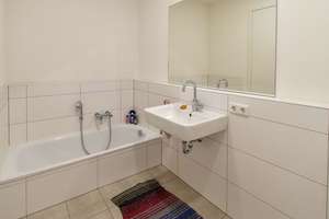 Viel Raum, viel Stil, viel Leben!
Große, neuwertige Traumwohnung mit 3 Balkonen – Die vollständige Adresse der Immobilie erhältst du vom Anbieter., 45138 Südostviertel, Essen – Vorschaubild 17