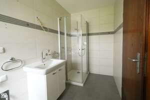 Eine Wohnung, viele Möglichkeiten – 4 Zimmer, Terrasse und Garagenstellplatz – 45134 Stadtwald, Essen – Vorschaubild 5