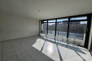 TOP gepflegte drei Zimmer Wohnung mit Balkon – Ostlandstraße 54, 50858 Köln – Vorschaubild 2