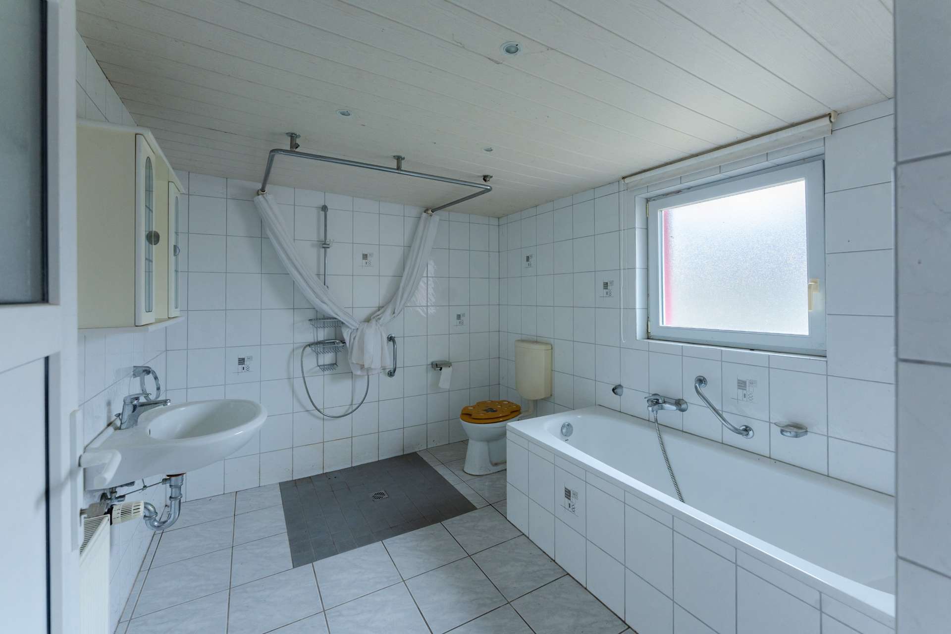 Immobilie in Ahlen - Doppelhaushälfte mit Entwicklungspotenzial - Bild 1