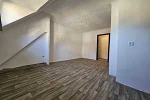650 € - 90 m² - 3.0 Zi. Charmante  Altbau Dachgeschosswohnung in bester innenstadt Lage, – Marsstraße 50, 46509 Wesel (Kreis) – Vorschaubild 2