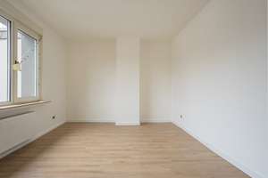 Frisch renovierte 4-Zimmer-Dachgeschosswohnung (69 m²) in Uerdingens Fußgängerzone – Die vollständige Adresse der Immobilie erhältst du vom Anbieter., 47829 Uerdingen, Krefeld – Vorschaubild 5