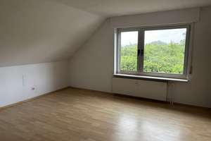Geräumige 4-Zimmer-Wohnung im Dachgeschoss mit Fernsicht in Bad Oeynhausen - Volmerdingsen – Die vollständige Adresse der Immobilie erhältst du vom Anbieter., 32549 Bad Oeynhausen – Vorschaubild 10