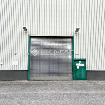 Sanierte Lagerhalle mit Kran nahe der A14!