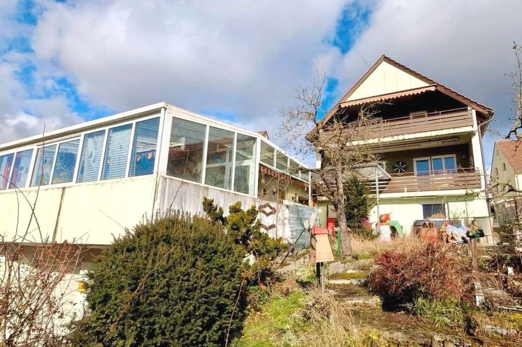 Immobilie in Vaihingen an der Enz - Wohnen mit Panorama und Schlossblick - Zweifamilienhaus mit Entwicklungspotential - Bild 3