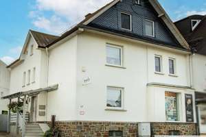Saniertes und ansprechendes Wohn- Geschäftshaus in direkter Stadtlage - überwiegend vermietet – Die vollständige Adresse der Immobilie erhältst du vom Anbieter., 57537 Wissen – Vorschaubild 1