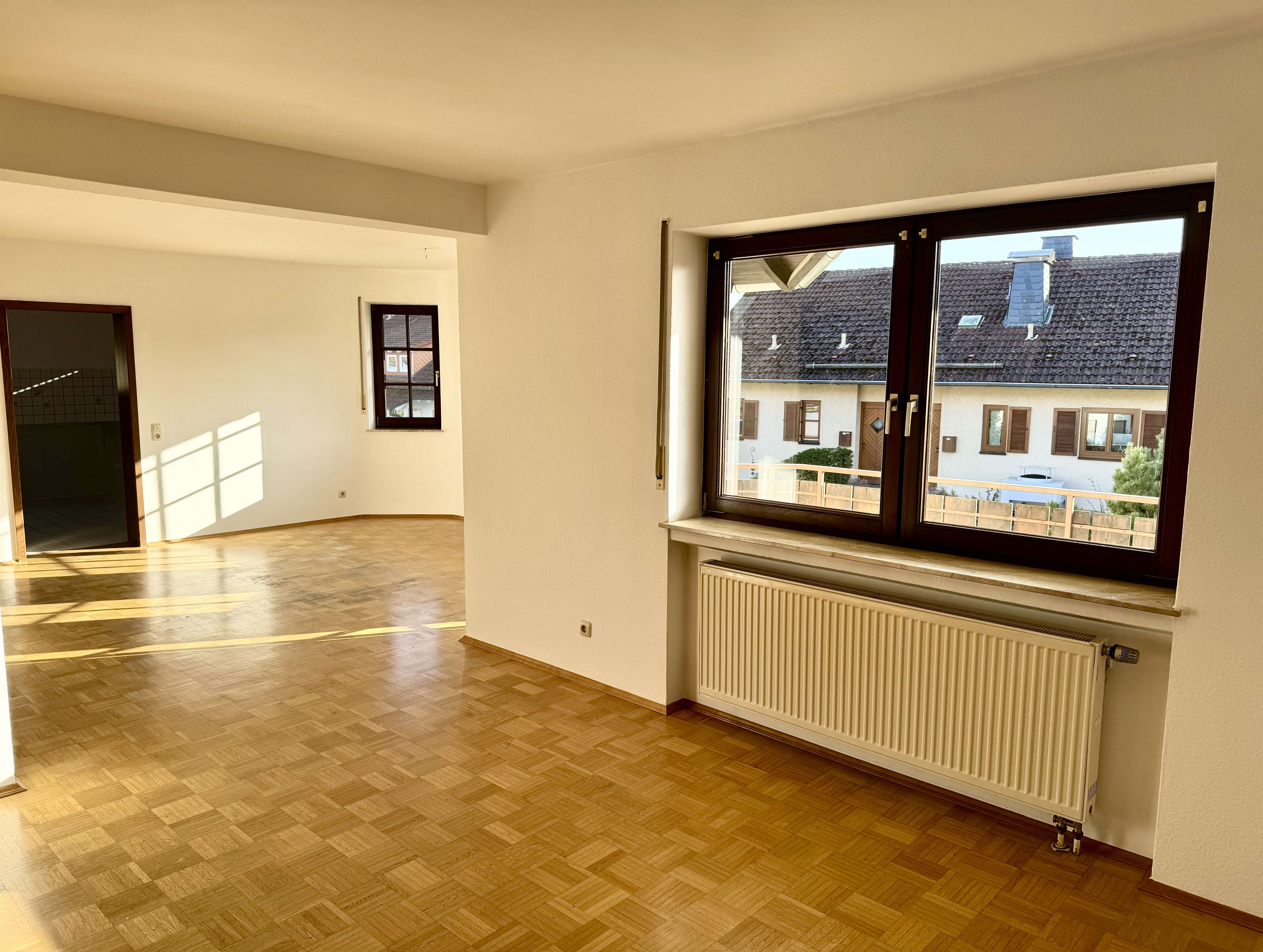 Immobilie in Hünfeld - Einfamilien-Wohnhaus mit Einliegerwohnung in bester Lage zu verkaufen ! - Bild 1