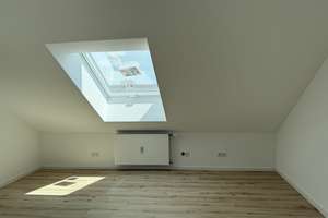 Luxeriöse helle Dachwohnung mit Klimaanlage – Die vollständige Adresse der Immobilie erhältst du vom Anbieter., 64569 Nauheim – Vorschaubild 2