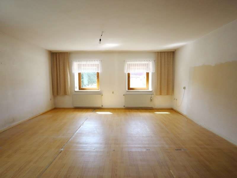 Immobilie in Horschbach - Geräumiges Zweifamilienhaus mit Gestaltungsmöglichkeiten - Bild 0