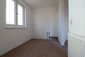 3-Raumwohnung in bester Wohnlage mit Wanne, Dusche und Balkon – Irkutsker Straße 209, 9119 Kappel, Chemnitz – Vorschaubild 4