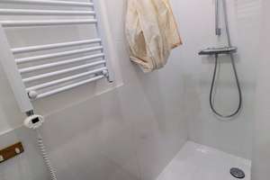 Teilmöbiliertes, helles  1-Zimmer-Apartment in Düsseldorf Friedrichstadt – Corneliusstraße 14, 40215 Friedrichstadt, Düsseldorf – Vorschaubild 9
