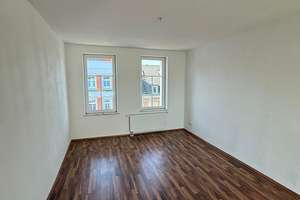 Kompakte DG 3-Zimmer mit Aufzug, Laminat, Dachbalkon und Eckwanne in guter Lage! – Clausstraße 67, 9126 Gablenz, Chemnitz – Vorschaubild 7
