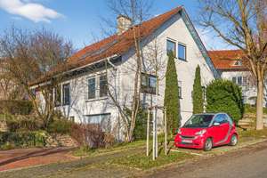 Lichtdurchflutetes Einfamilienhaus mit Garten und Platz für die ganze Familie – Die vollständige Adresse der Immobilie erhältst du vom Anbieter., 75045 Walzbachtal – Vorschaubild 1