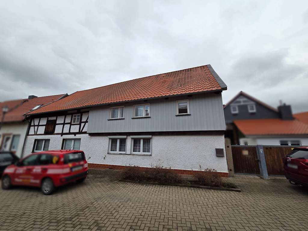 Immobilie in Ilsenburg - Wohnen & Vermieten: Ferienwohnung sofort nutzbar – OG/DG mit viel Potenzial zur Sanierung in Drübeck - Bild 2