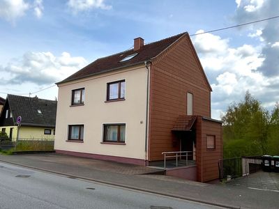Nettes Ein-/Zweifamilienhaus mit schönem Grundstück