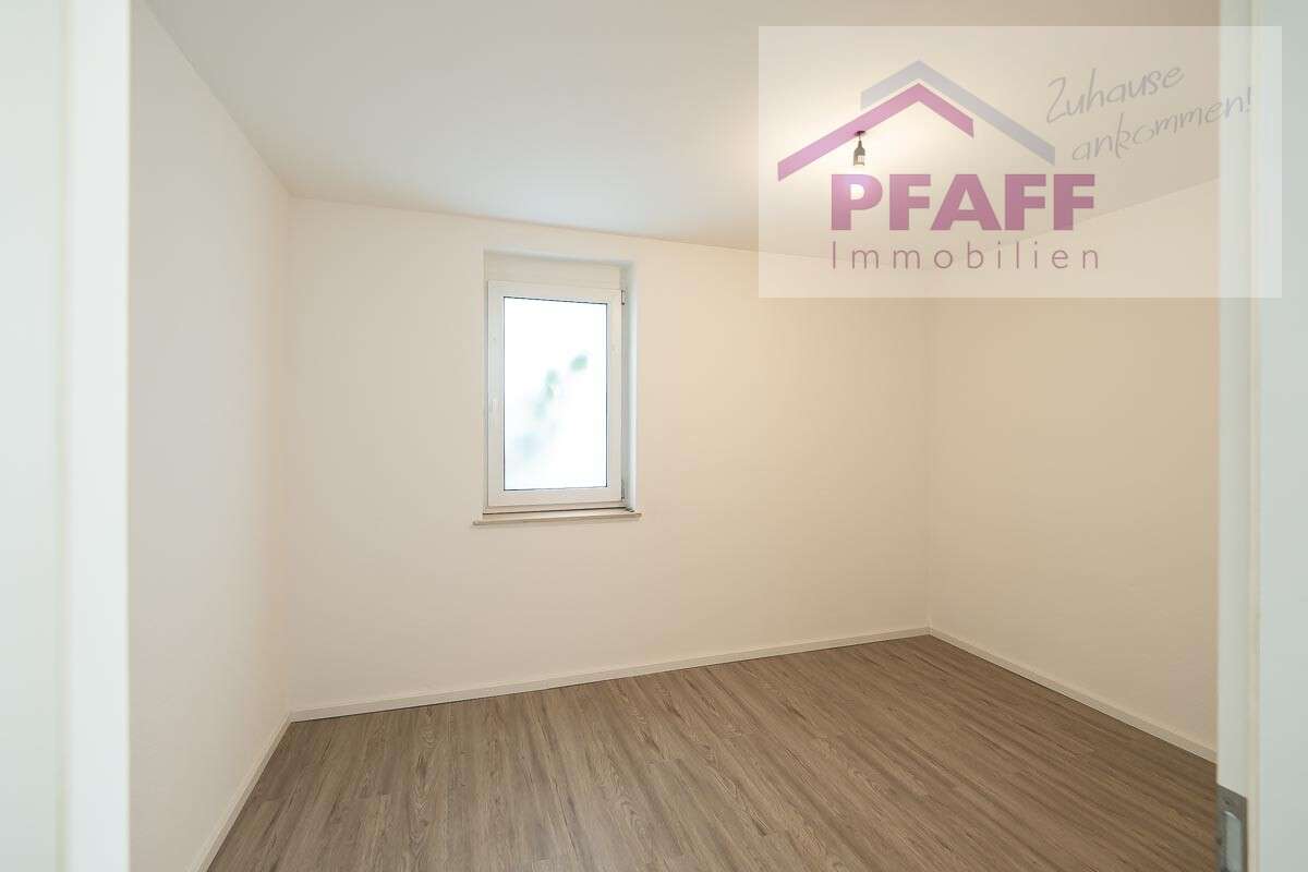 Immobilie in Gailingen am Hochrhein - Zuhause ankommen in Gailingen! Geteiltes Zweifamilienhaus mit schönem Garten + vielen Möglichkeiten - Bild 8