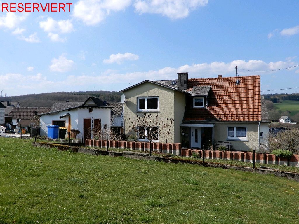 SteinebachSieg, Einfamilienhaus mit schönem Grundstück.