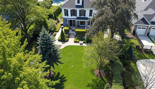 Bild von Grundstück im Maasgrund mit sanierungsbedürftigem Altbestand